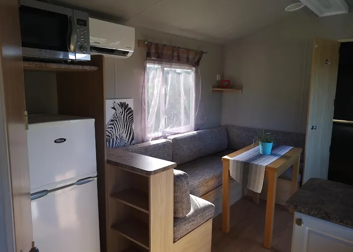 Csendar Haz * Diszel